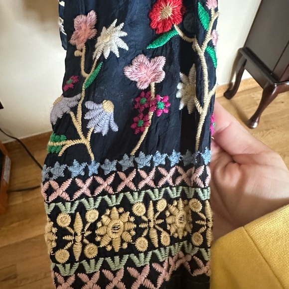 Johnny Was Women’s Navy Blue Blouse With Floral a embroidery Blouse. Size Medium - Picture 6 of 8